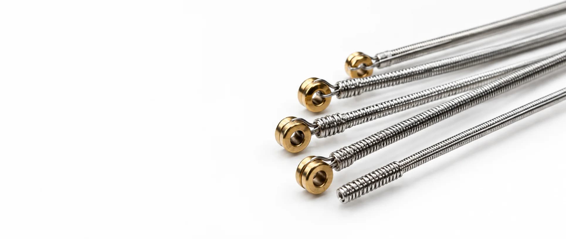Electric guitar strings with detailed metal winding